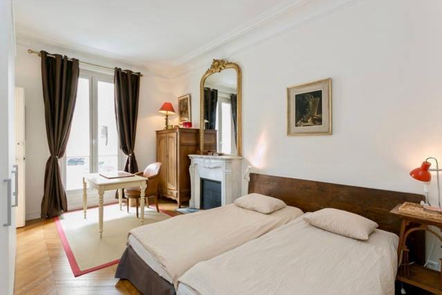 Charming Bedroom Paris Eksteriør bilde